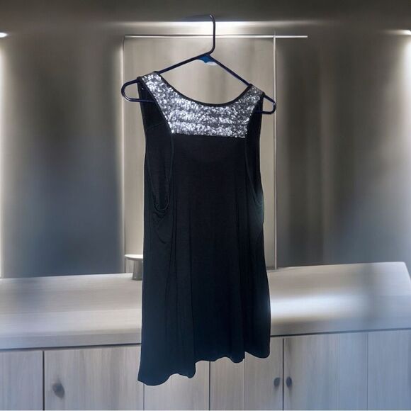Old Navy l Black w/ Silver Sequin Tank Top l XL l EUC - Picture 4 of 7